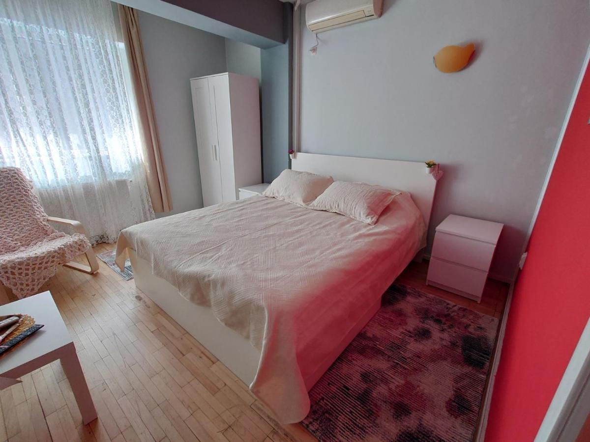 Andreea'S Apartments-Old Town Boekarest Buitenkant foto